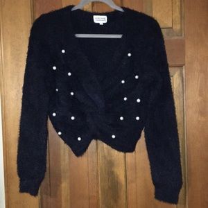 V-neck crop sweater